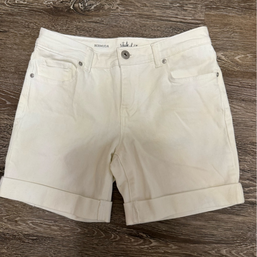Perfect condition white shorts